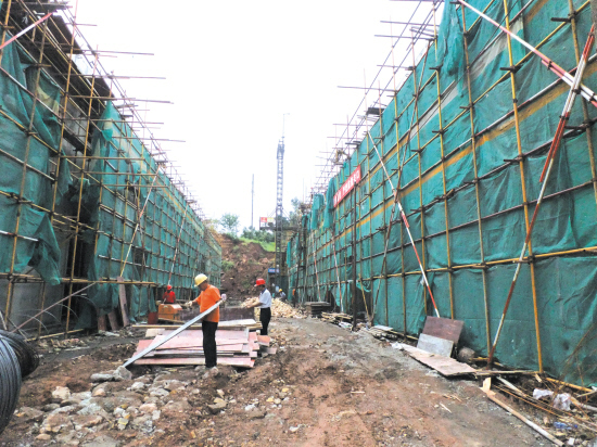 正在建設(shè)中的倉儲中心。吳瓊敏 攝.jpg